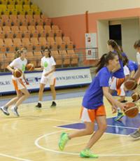 Jak nauczyć się grać w koszykówkę: krótkie zasady Jak nauczyć dziewczynę grać w koszykówkę