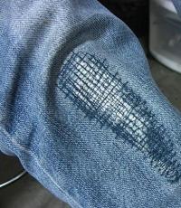 How to sew torn jeans?
